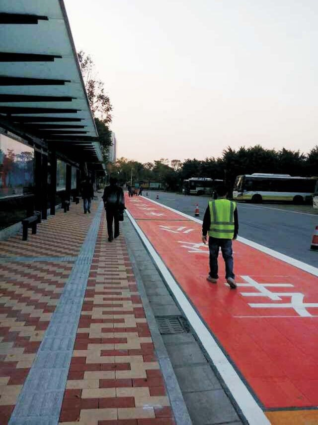 公交車站熱熔標線